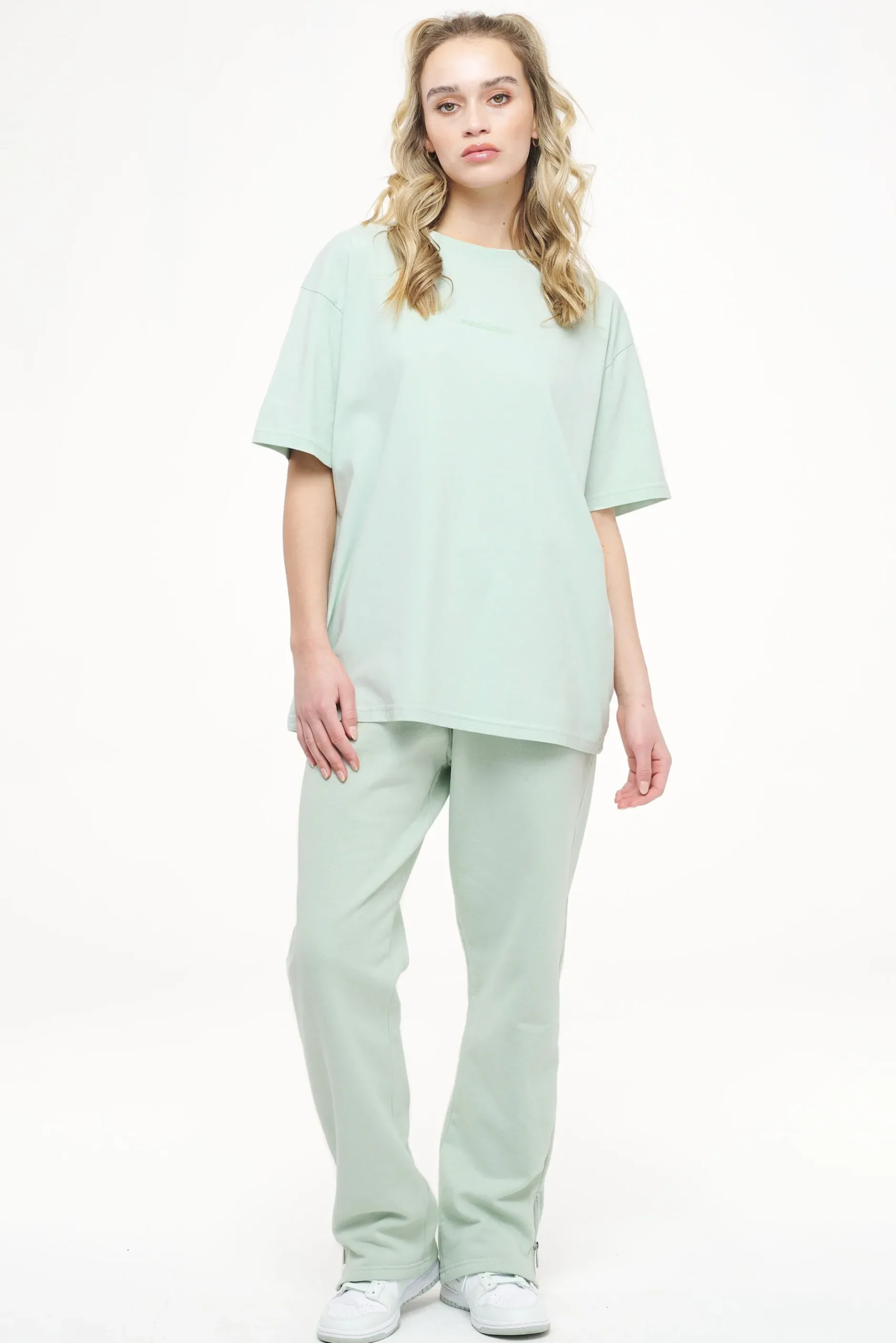 Pegador Beverly Logo Oversized Tee