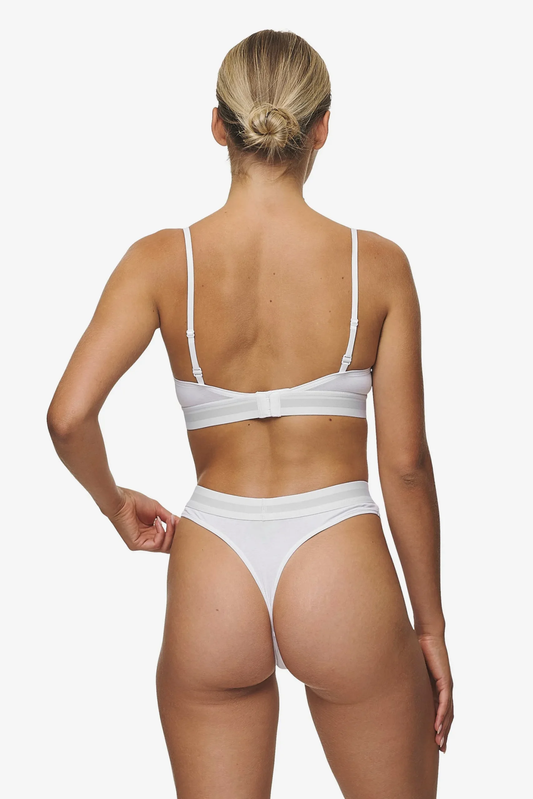 Pegador Emra String Black