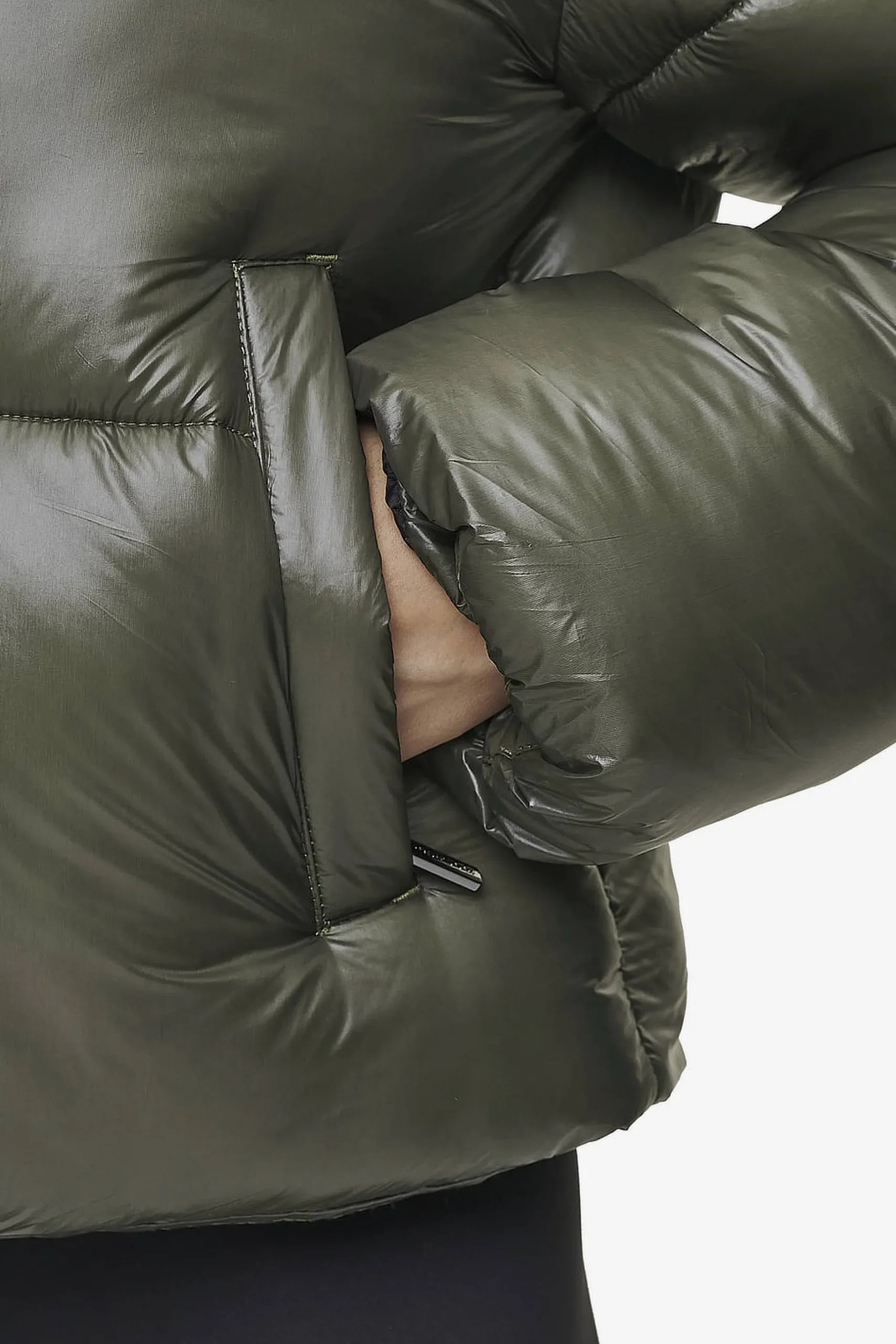 Pegador Georgia Light Glossy Puffer Jacket