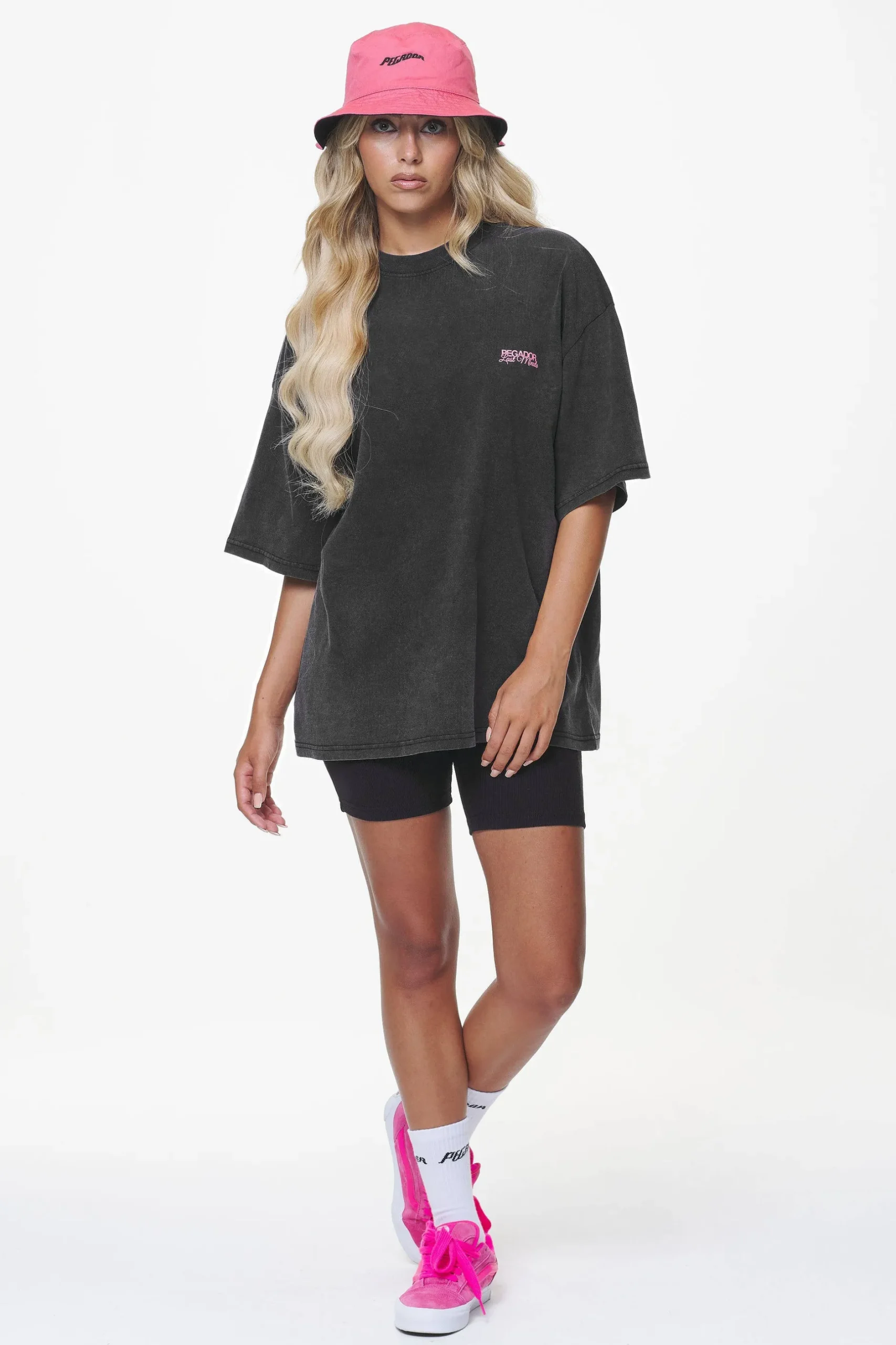 Pegador Juan Reversible Bucket Hat Black Strawberry