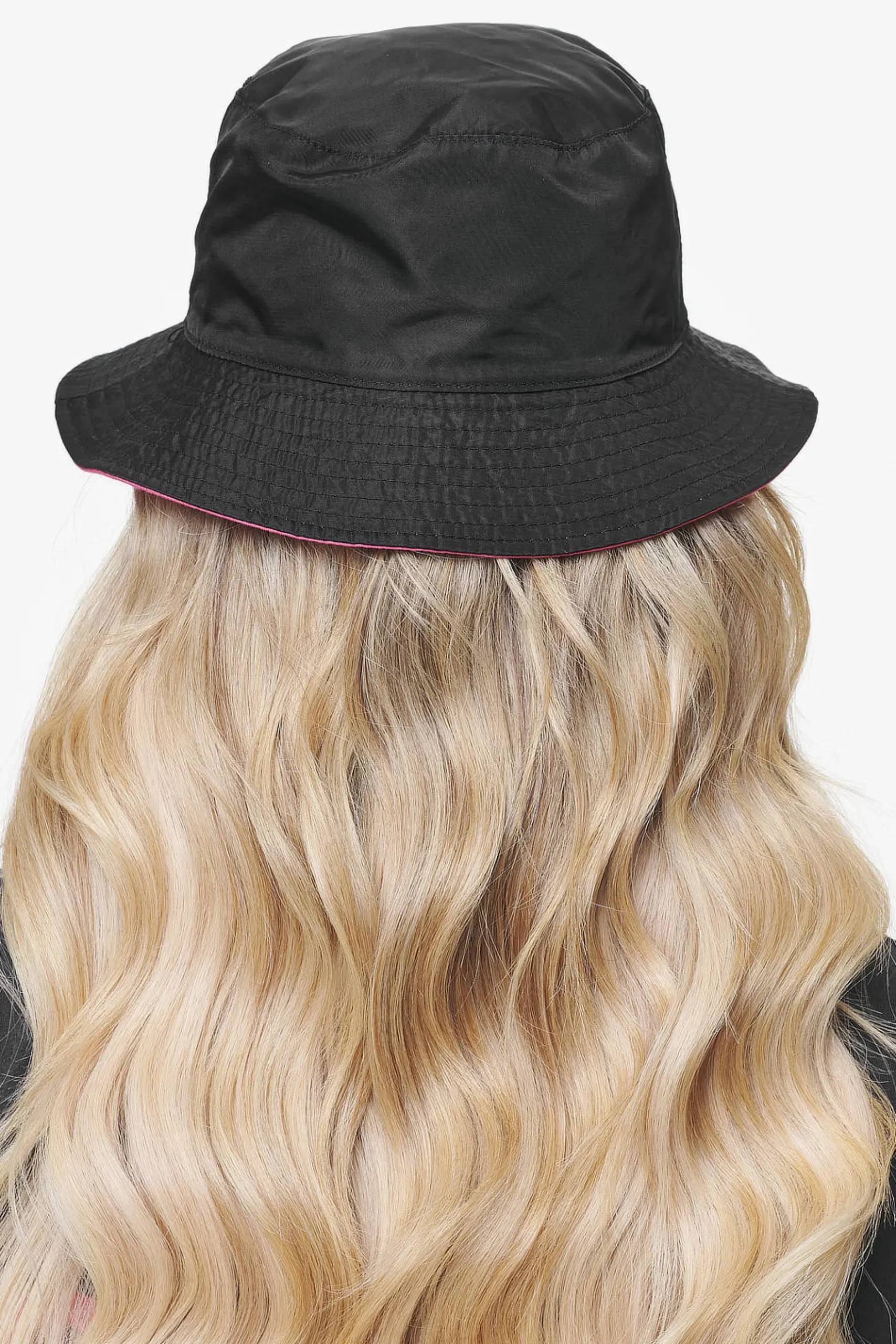 Pegador Juan Reversible Bucket Hat Black Strawberry