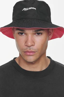 Pegador Juan Reversible Bucket Hat Black Strawberry