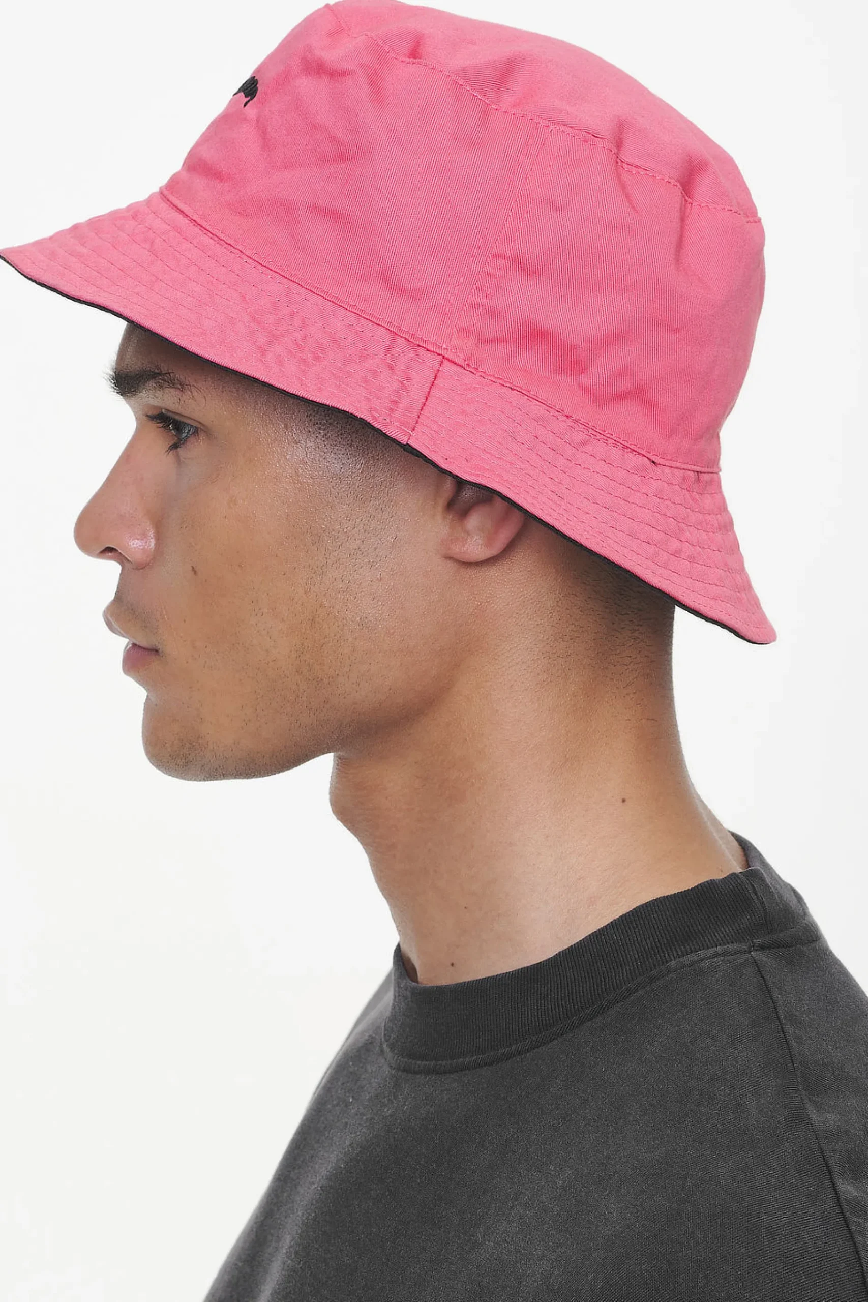 Pegador Juan Reversible Bucket Hat Black Strawberry