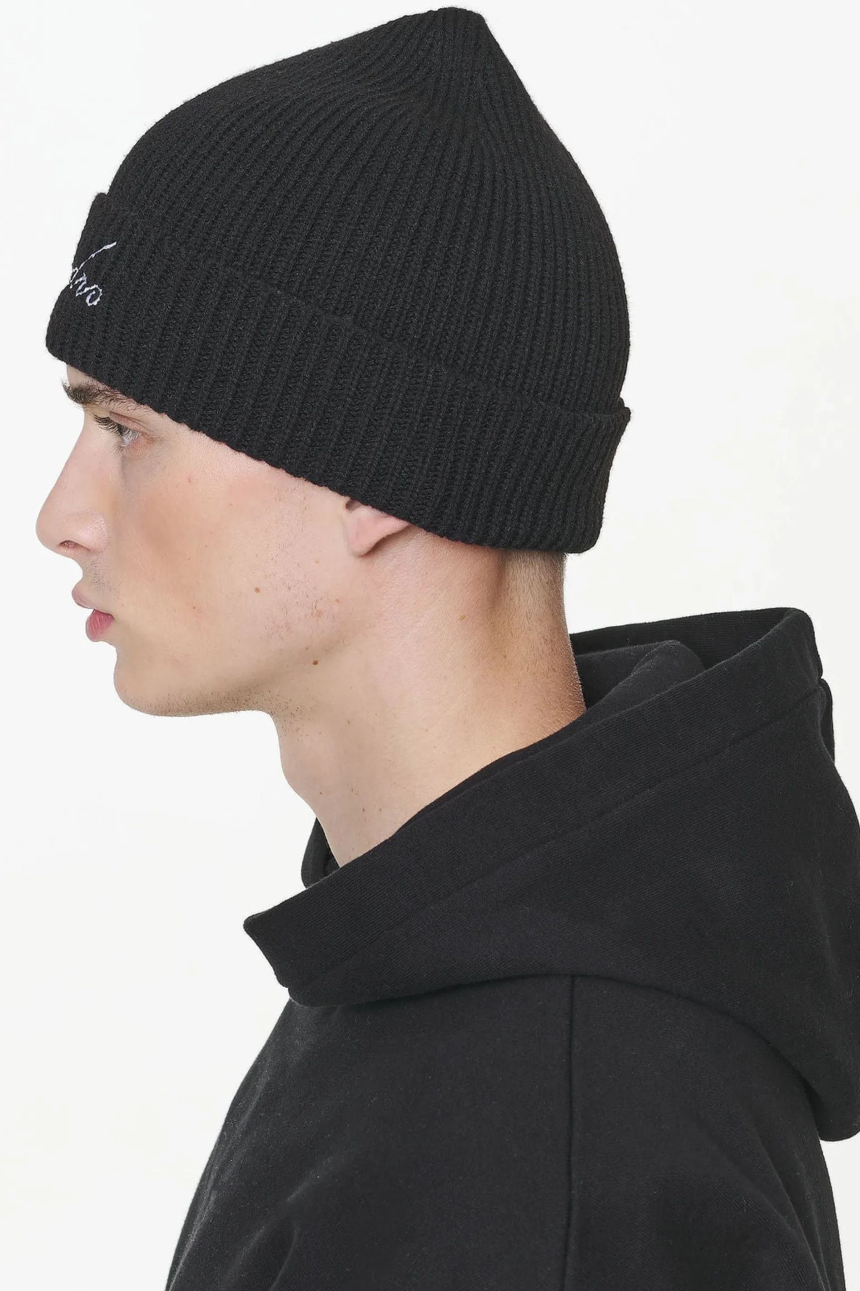 Pegador Zupra Beanie Onyx Black